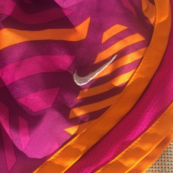 Xs perfect condition Nike dry fit one of a kind - Picture 2 of 5